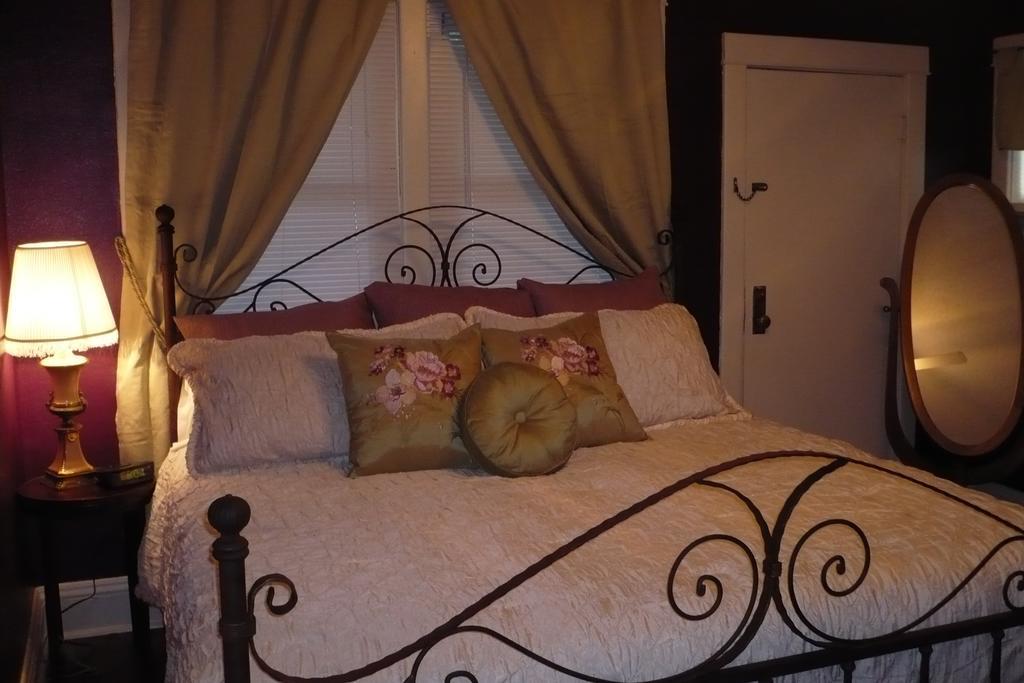 Downtown Historic Bed & Breakfast Αλμπουκέρκι Δωμάτιο φωτογραφία